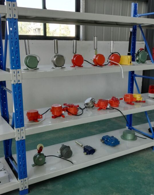 各種皮帶跑偏開(kāi)關(guān).jpg 各種皮帶跑偏開(kāi)關(guān).jpg