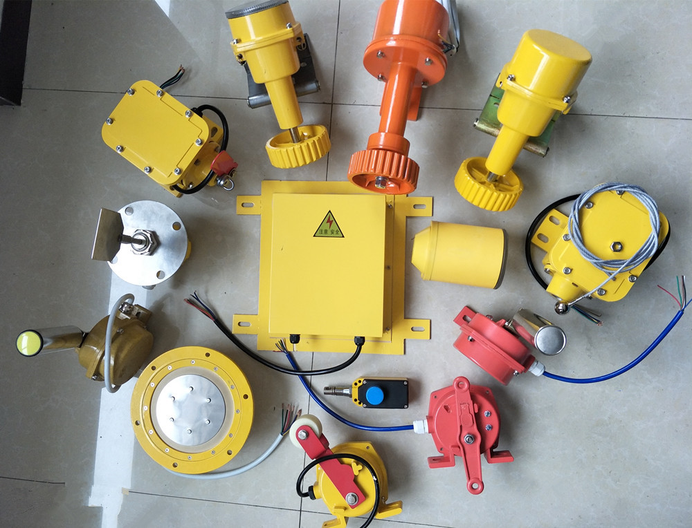 皮帶輸送保護(hù)裝置.jpg 皮帶輸送保護(hù)裝置.jpg