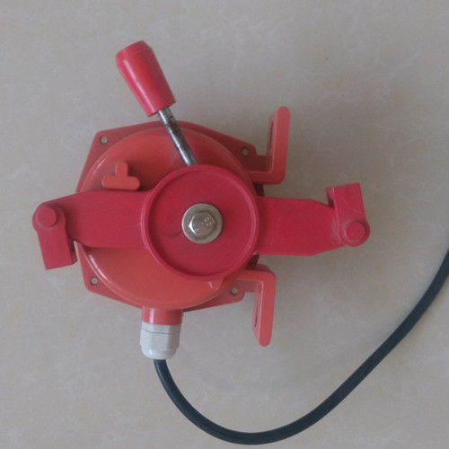 老式手動(dòng)拉繩開關(guān).jpg 老式手動(dòng)拉繩開關(guān).jpg